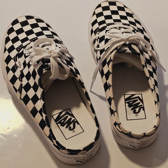 Womens 8.5 Black Whita Slip On Vans Sneaker Shoes - Picture 2 of 11